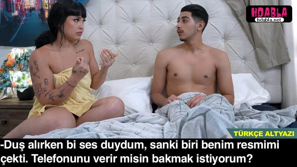 Bacım duş alırken gizlice fotosunu çektim Odama gelip telefonuma bakmak istedi