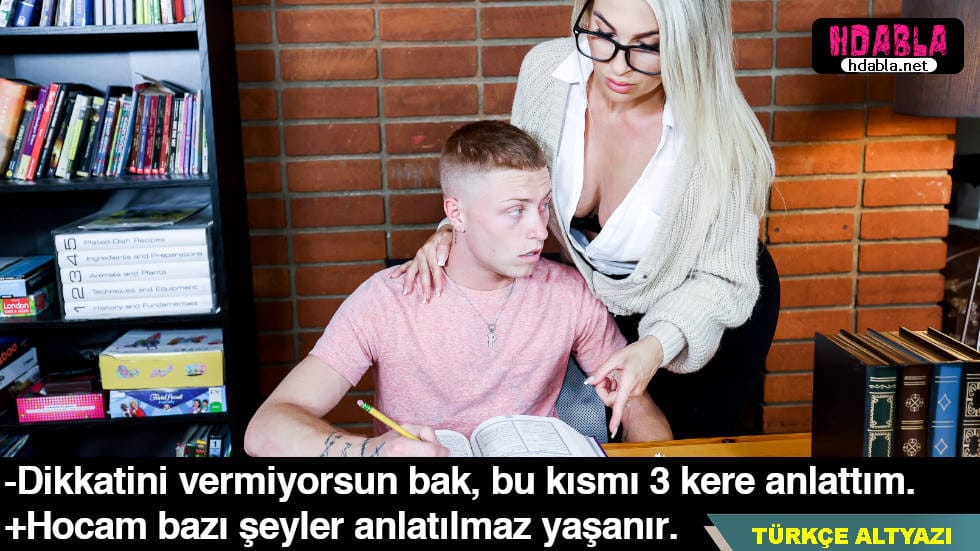 Olgun öğretmenim ders anlatırken göğüs dekoltesine bakıp mest oldum